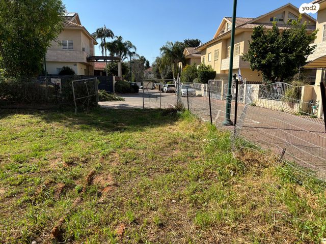 מגרשים, מתחם 11, הוד השרון