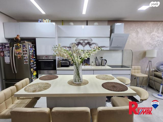 דירה, ישראל בן ציון 16, דרום מערב ותיק, בת ים