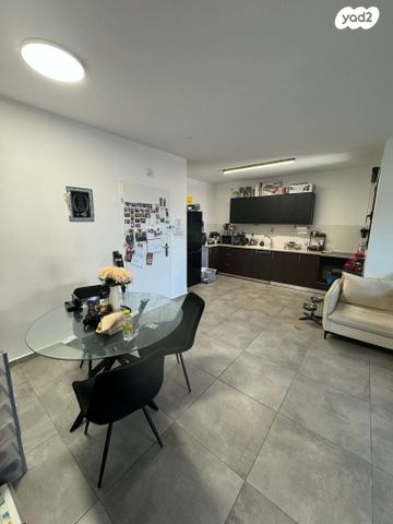 דירה, הרב אבא אבוחצירה, שדרות בפארק, שדרות