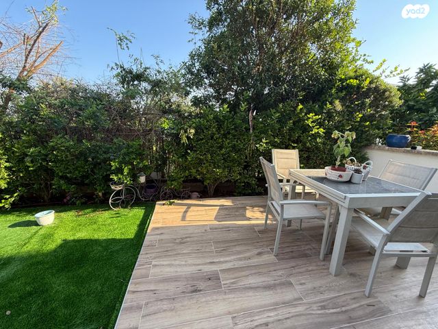 דירת גן, תל מונד