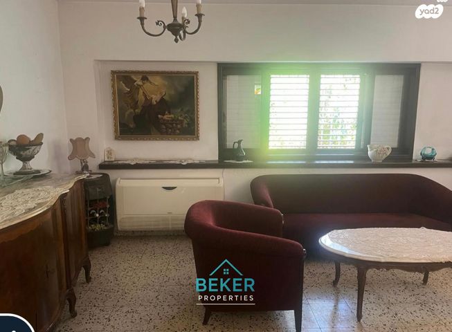 דו משפחתי, הרצליה