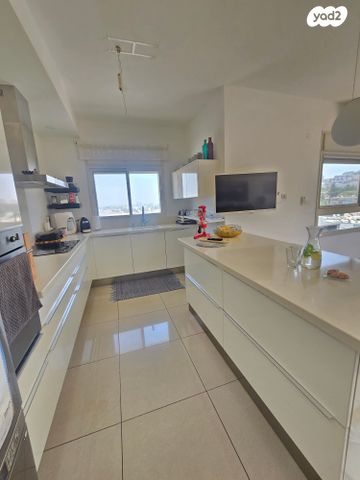 גג/ פנטהאוז, אחוזה, חיפה