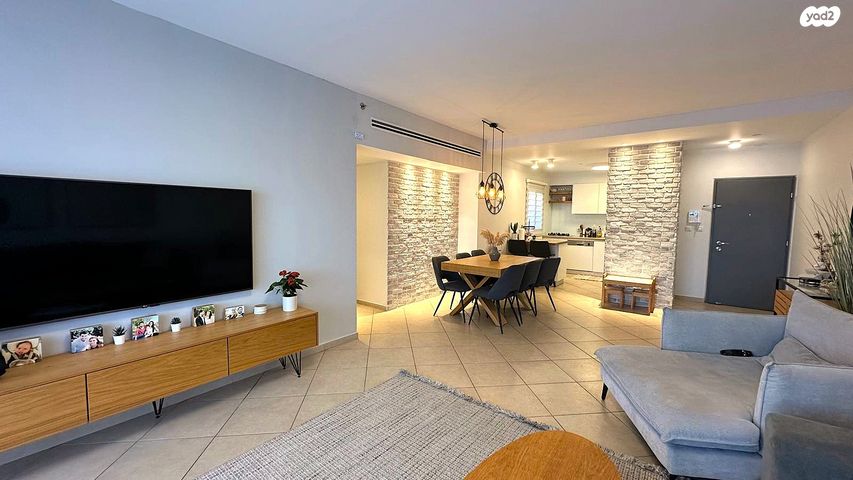 דירה, מגדיאל, הוד השרון