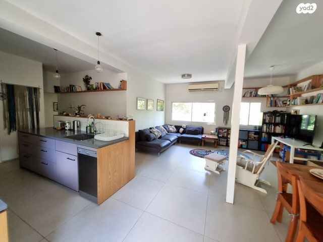 דירת גן, קרית טבעון