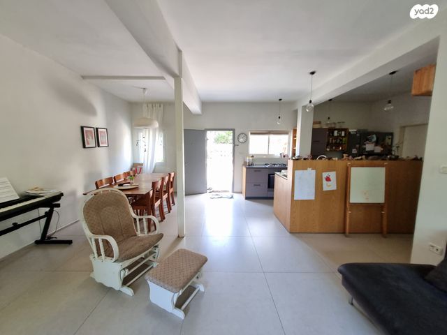 דירת גן, קרית טבעון