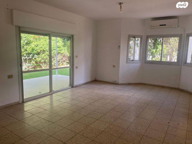 דו משפחתי, התומר, יעקב, זכרון יעקב