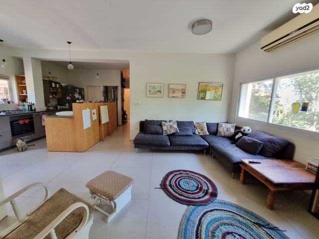 דירת גן, קרית טבעון