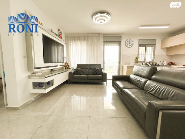 דירה, משעול היסמין, תל גיבורים, חולון