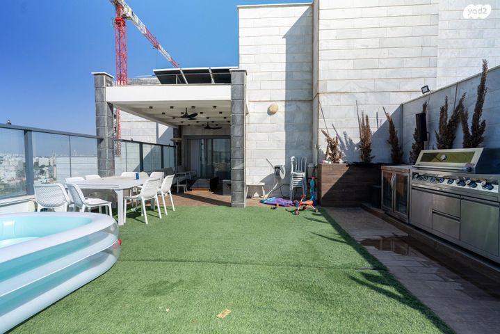 גג/ פנטהאוז, רוזמרין, סיגליות, באר שבע