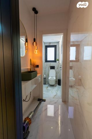 גג/ פנטהאוז, רוזמרין, סיגליות, באר שבע