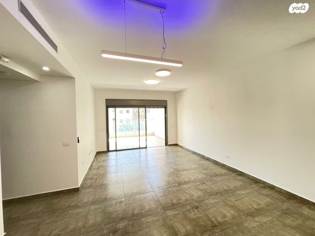 דירה, ברקת, אבני חן, חריש