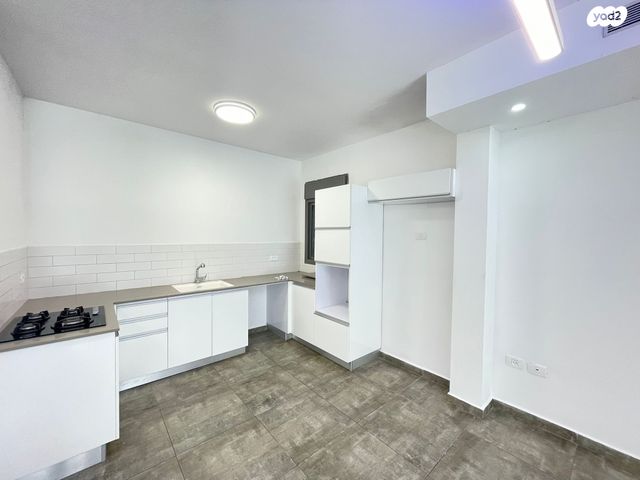 דירה, ברקת, אבני חן, חריש