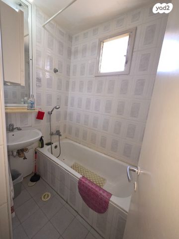 דירה, יהוד מונוסון