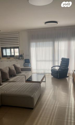 דירה, אור עקיבא