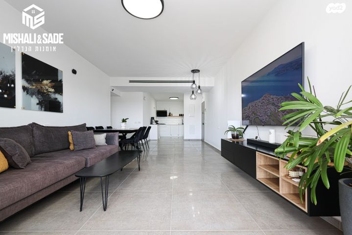 דירה, נחל פרת 1, אחוזת דניה, חדרה