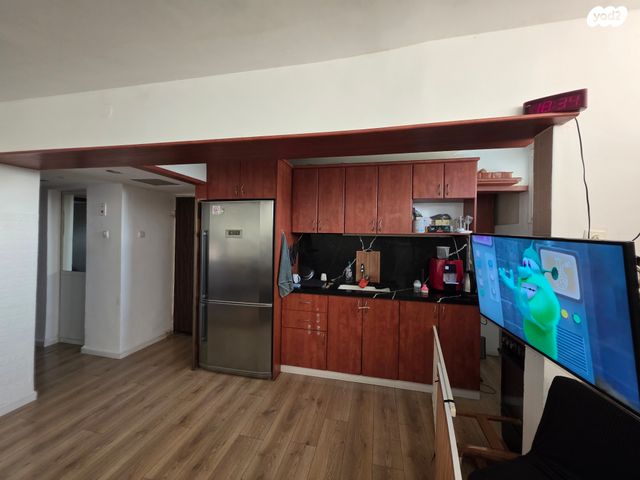 גיורא יוספטל 7