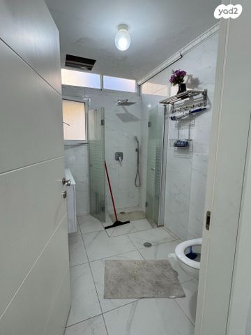 בית פרטי/ קוטג', צפרירים, חברת חשמל, גבעתיים