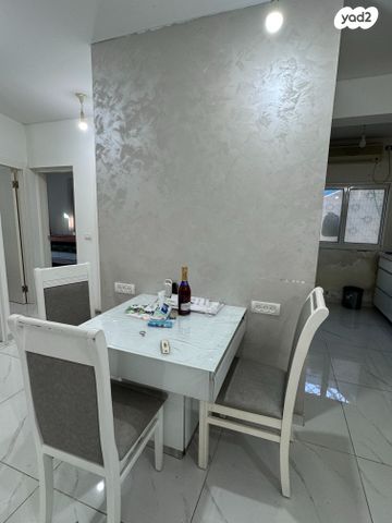 בית פרטי/ קוטג', צפרירים, חברת חשמל, גבעתיים