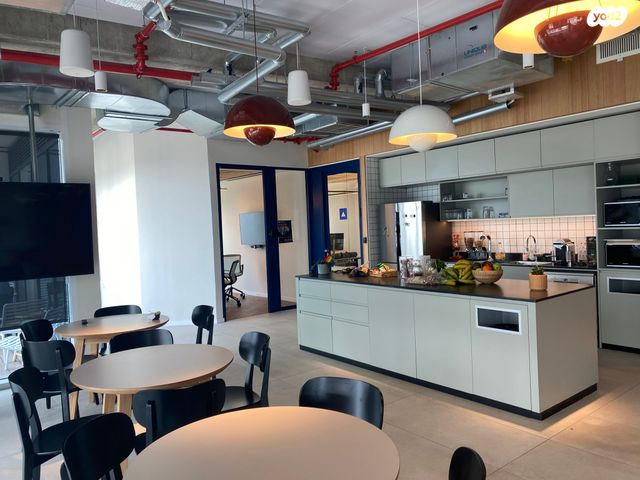 משרדים, יגאל אלון, ביצרון ורמת ישראל, תל אביב יפו