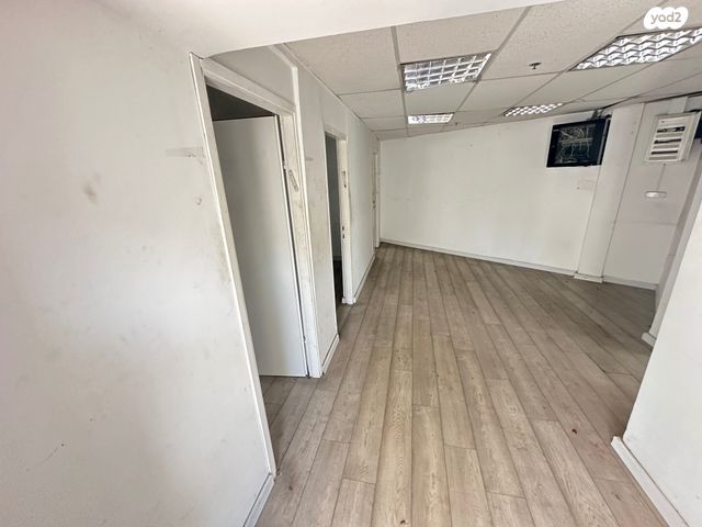 מחסנים, אזור תעשיה, בית הסוהר המרכזי, רמלה