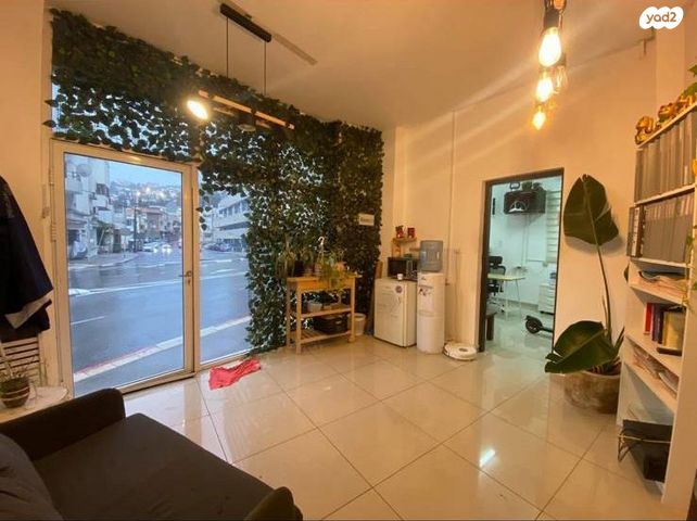 חנויות/ שטח מסחרי, חיפה