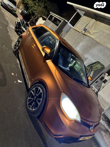 מודעת רכב אם ג'י MG3