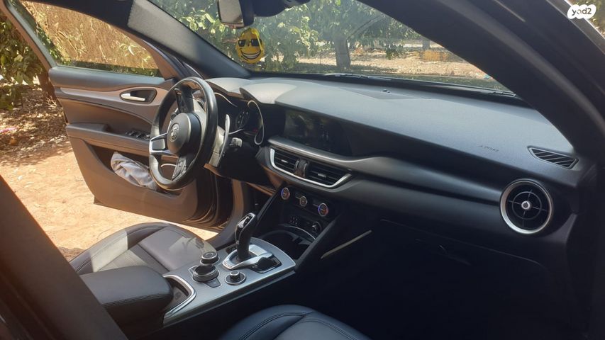 אלפא רומיאו סטלביו