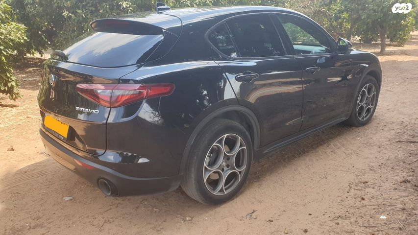 אלפא רומיאו סטלביו