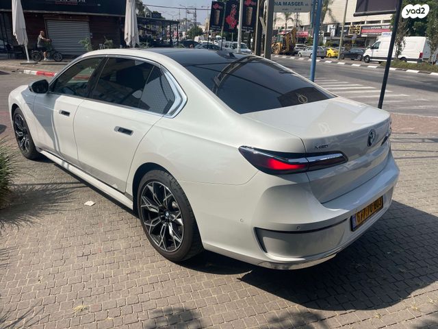 מודעת רכב ב מ וו סדרה 7 2