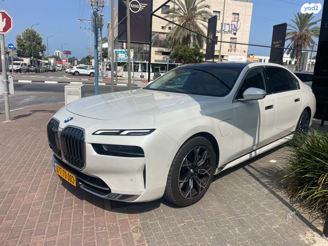 מודעת רכב ב מ וו סדרה 7