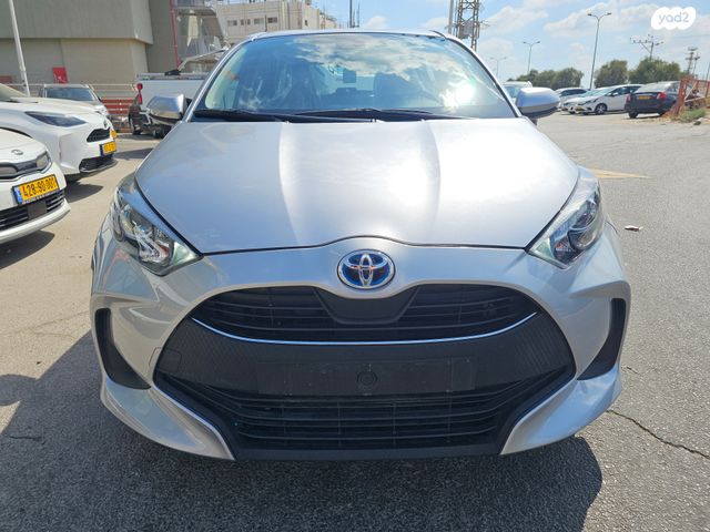 טויוטה יאריס