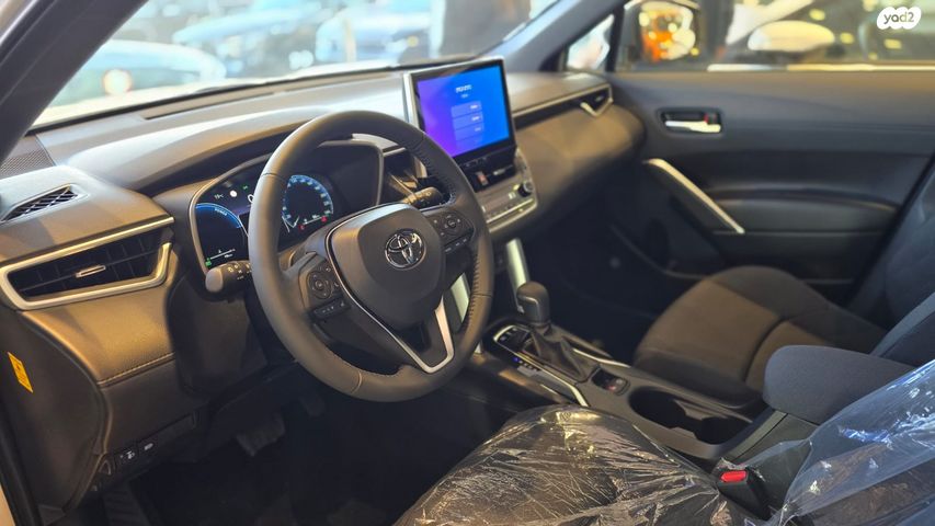 טויוטה קורולה קרוס