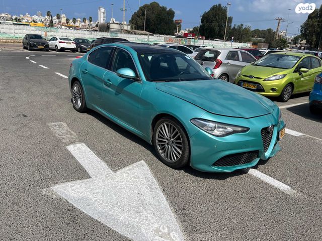 אלפא רומיאו ג'וליה