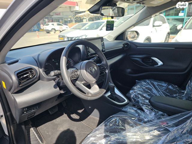 טויוטה יאריס