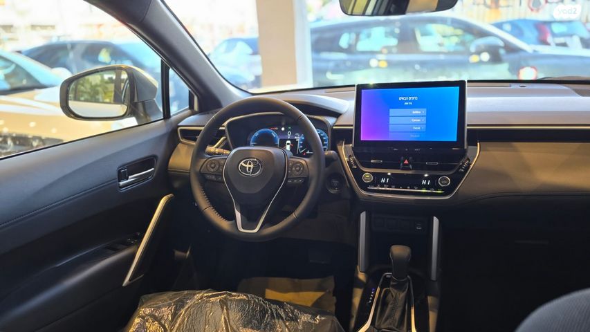 טויוטה קורולה קרוס