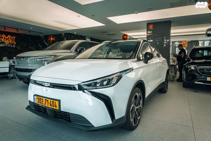 מודעת רכב ג׳ילי Geometry C