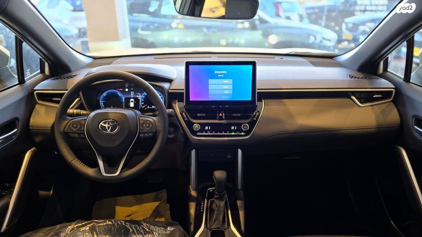 טויוטה קורולה קרוס