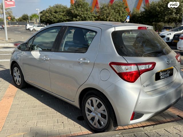 טויוטה יאריס