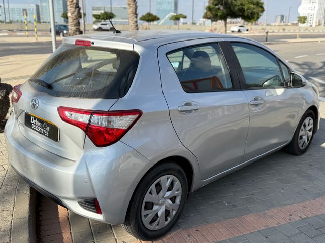 טויוטה יאריס