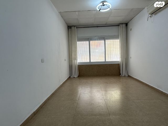 יגאל אלון 29