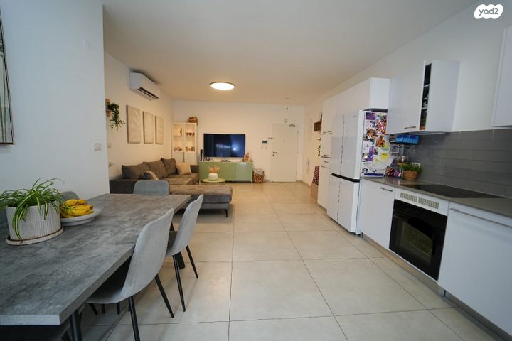 דירת גן, גדולי האומה 11, שמעון פרס/ האצטדיון, נהריה