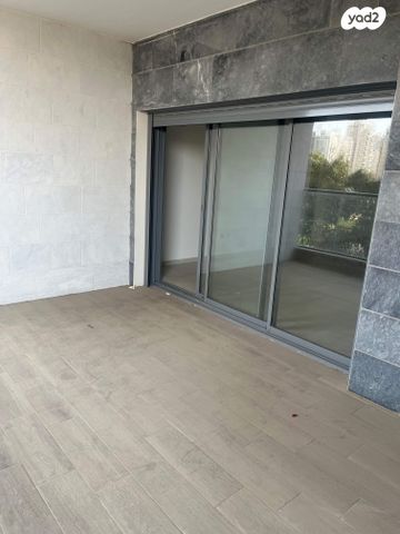 דירה, פסגת הדר / נווה עוז הירוקה, פתח תקווה