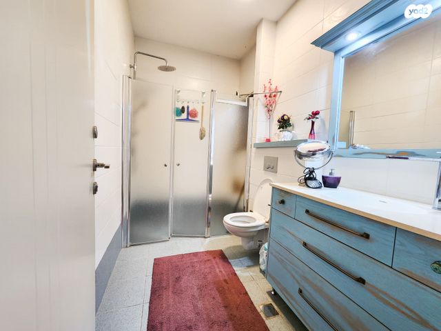 דירה, דרך הורדים, שאר העיר, כפר ורדים