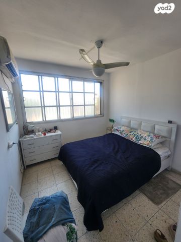 דירה, א.ד. גורדון, טירת כרמל