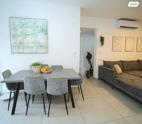 דירת גן, גדולי האומה 11, שמעון פרס/ האצטדיון, נהריה