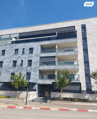 דירת גן, גדולי האומה 11, שמעון פרס/ האצטדיון, נהריה