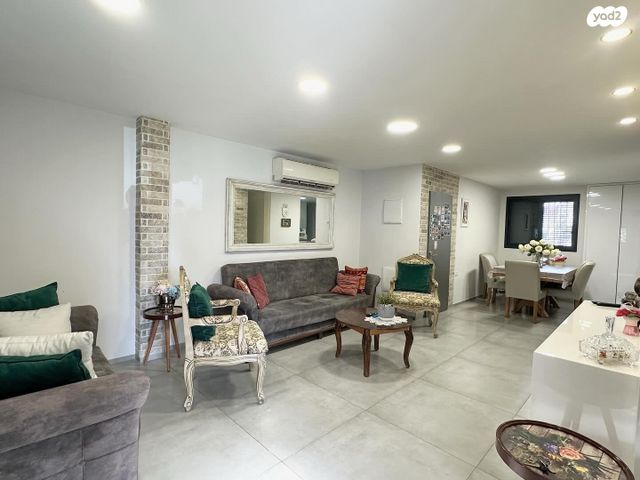 דירת גן, שדרות שלמה המלך, חסכון ג, לוד