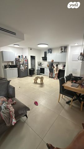 גג/ פנטהאוז, דרך ארץ, עיר היין, אשקלון