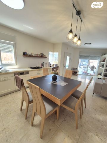 דו משפחתי, רמת ישי