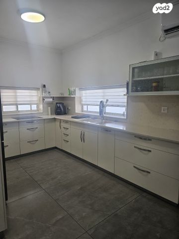 דירת גן, ביל"ו, אברהם דנינו, בן גוריון, עכו